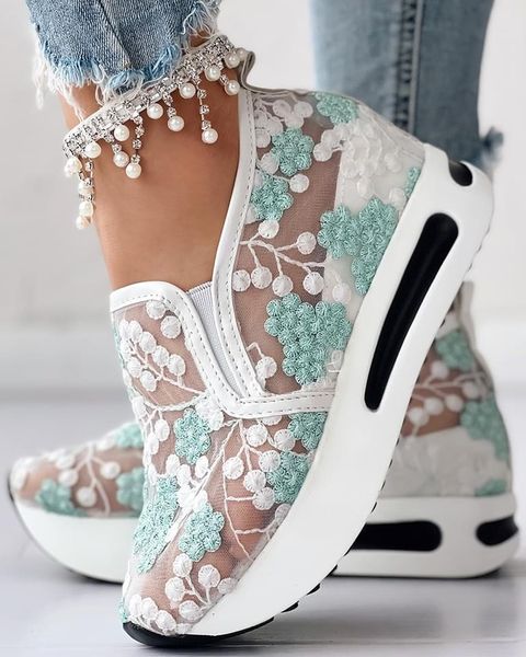 Florabelle - Delikatne Sneakersy z Koronką