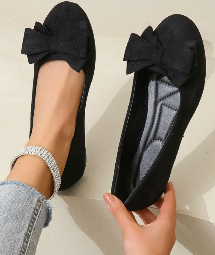 Amalyn - Klasyczne Płaskie Buty z Pikowanym Kokardą